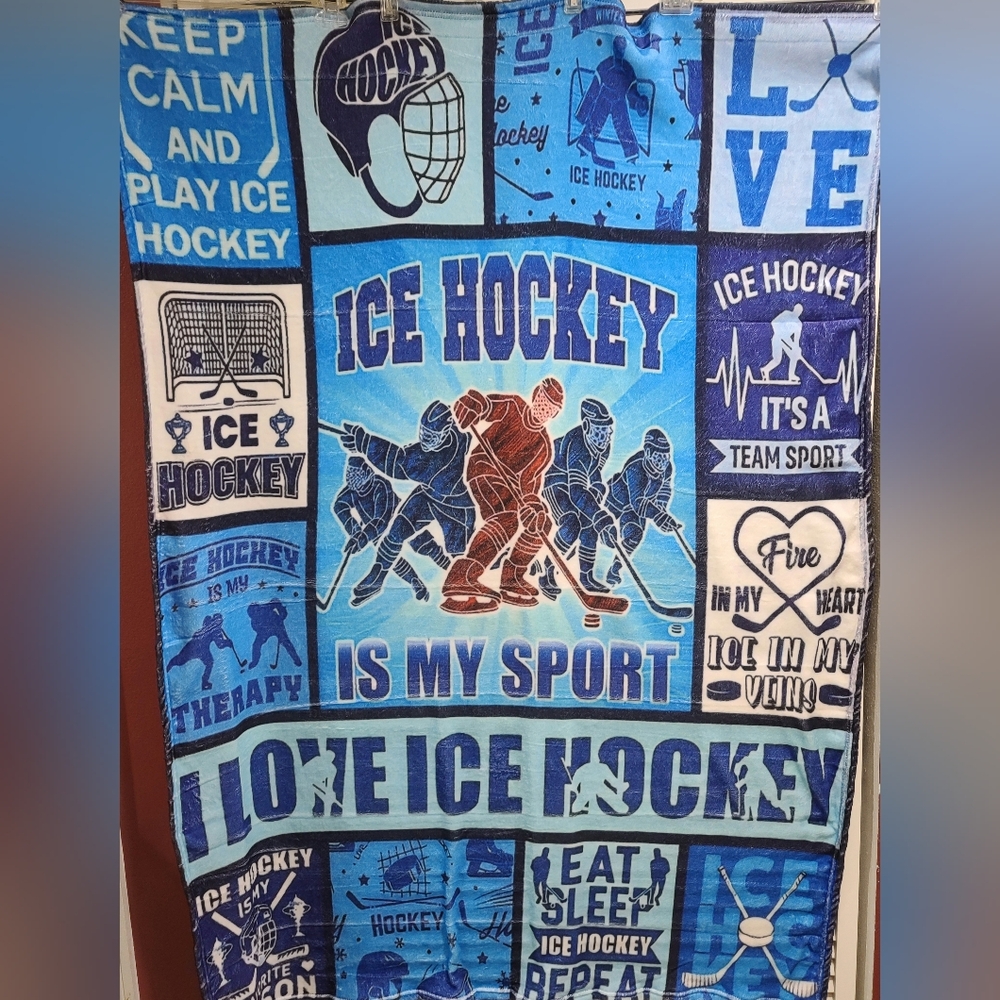 Hockey plush lapsize blanket, print polyester, super soft, machine wash dry. NWT